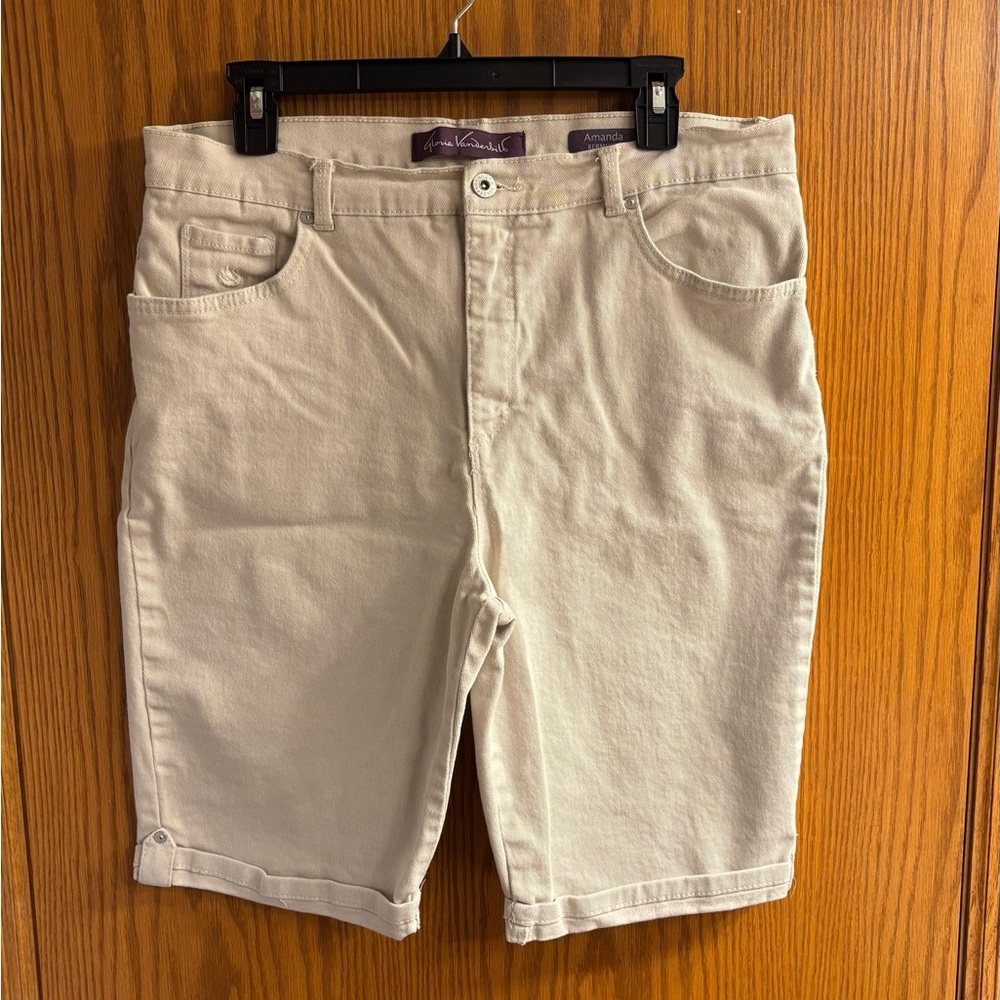 Gloria Vanderbilt Women’s Tan Flat Front Shorts